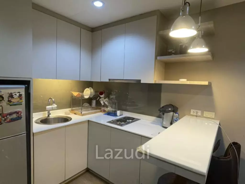 Luxury 46th Floor State Tower Condo in Si Lom