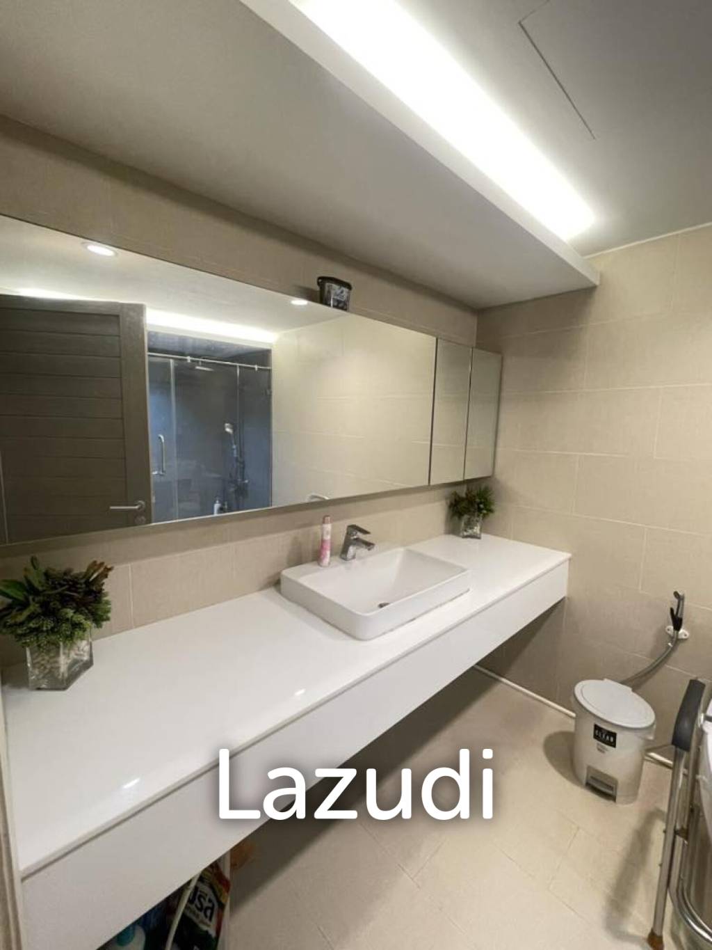 Luxury 46th Floor State Tower Condo in Si Lom