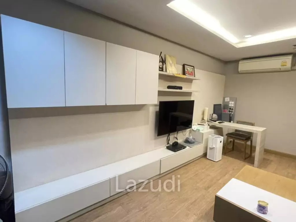 Luxury 46th Floor State Tower Condo in Si Lom