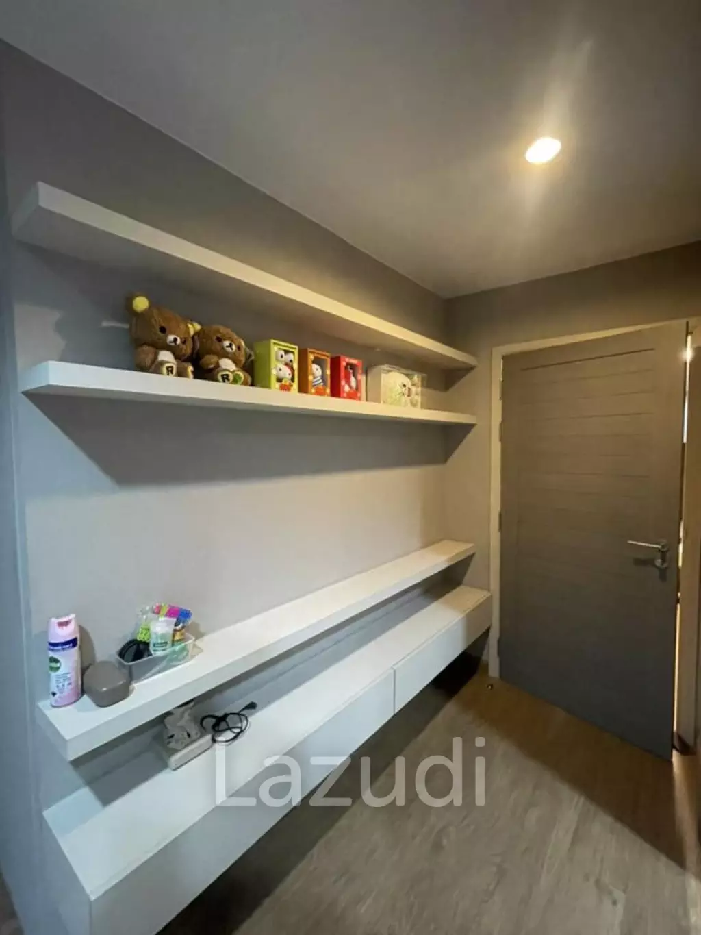 Luxury 46th Floor State Tower Condo in Si Lom