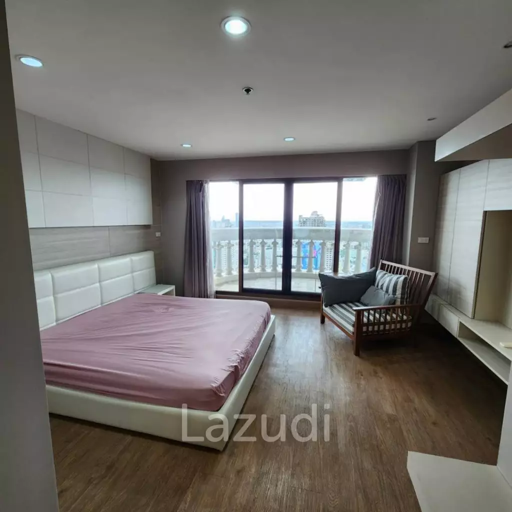 Luxury 46th Floor State Tower Condo in Si Lom
