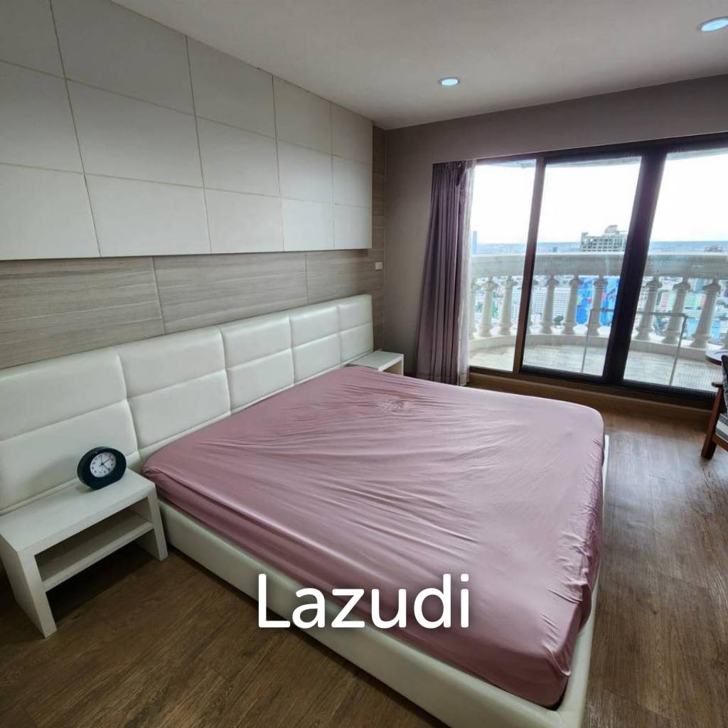 Luxury 46th Floor State Tower Condo in Si Lom