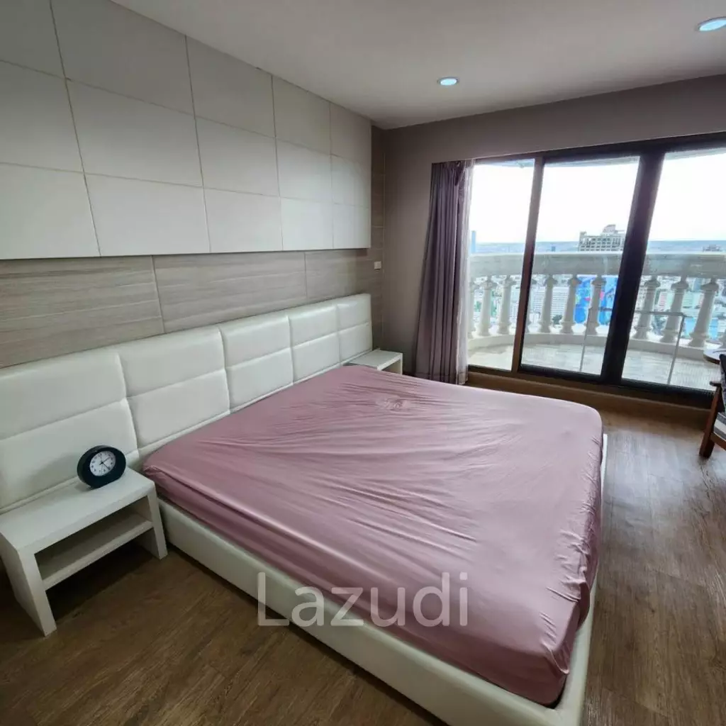 Luxury 46th Floor State Tower Condo in Si Lom