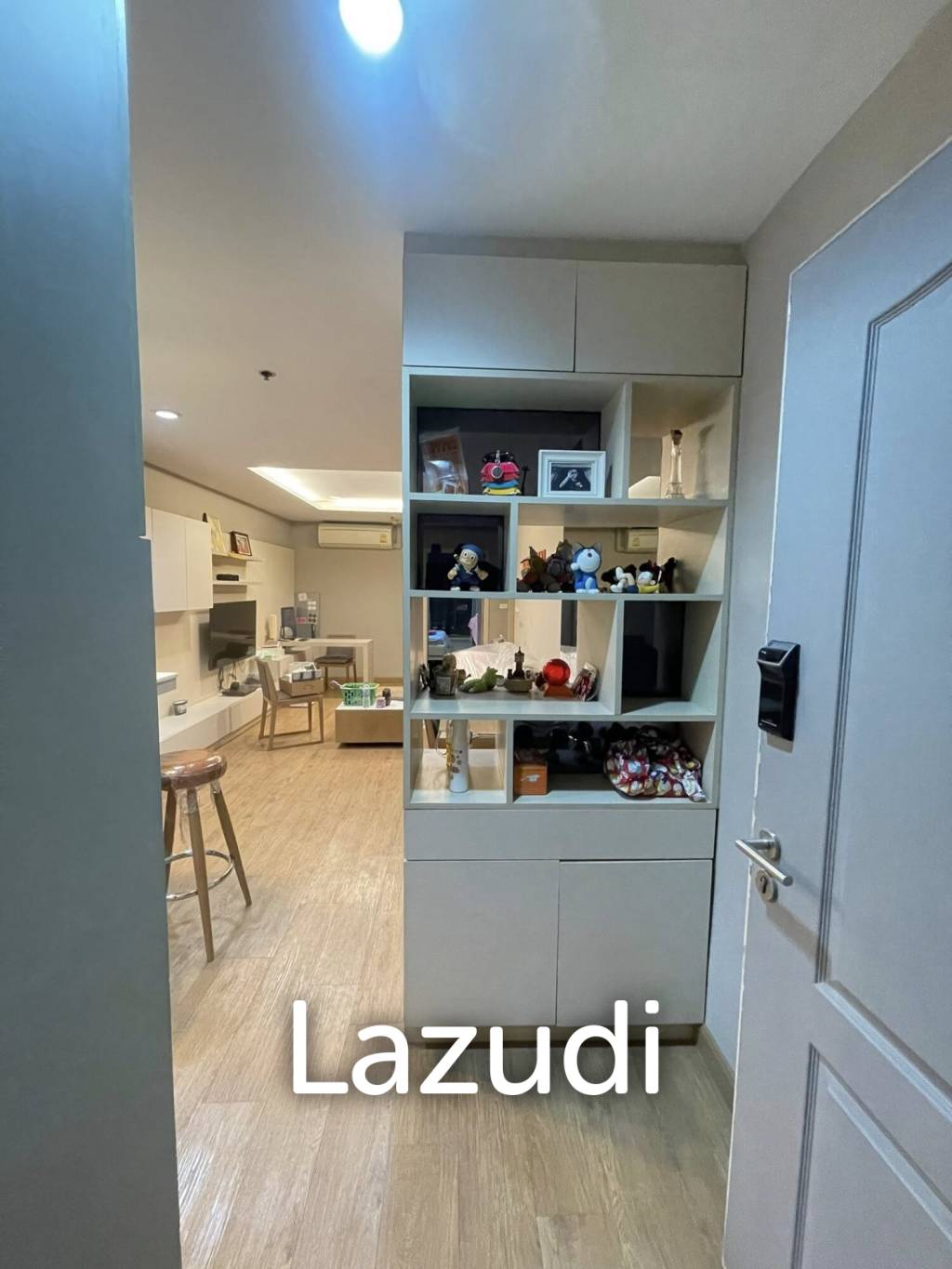 Luxury 46th Floor State Tower Condo in Si Lom