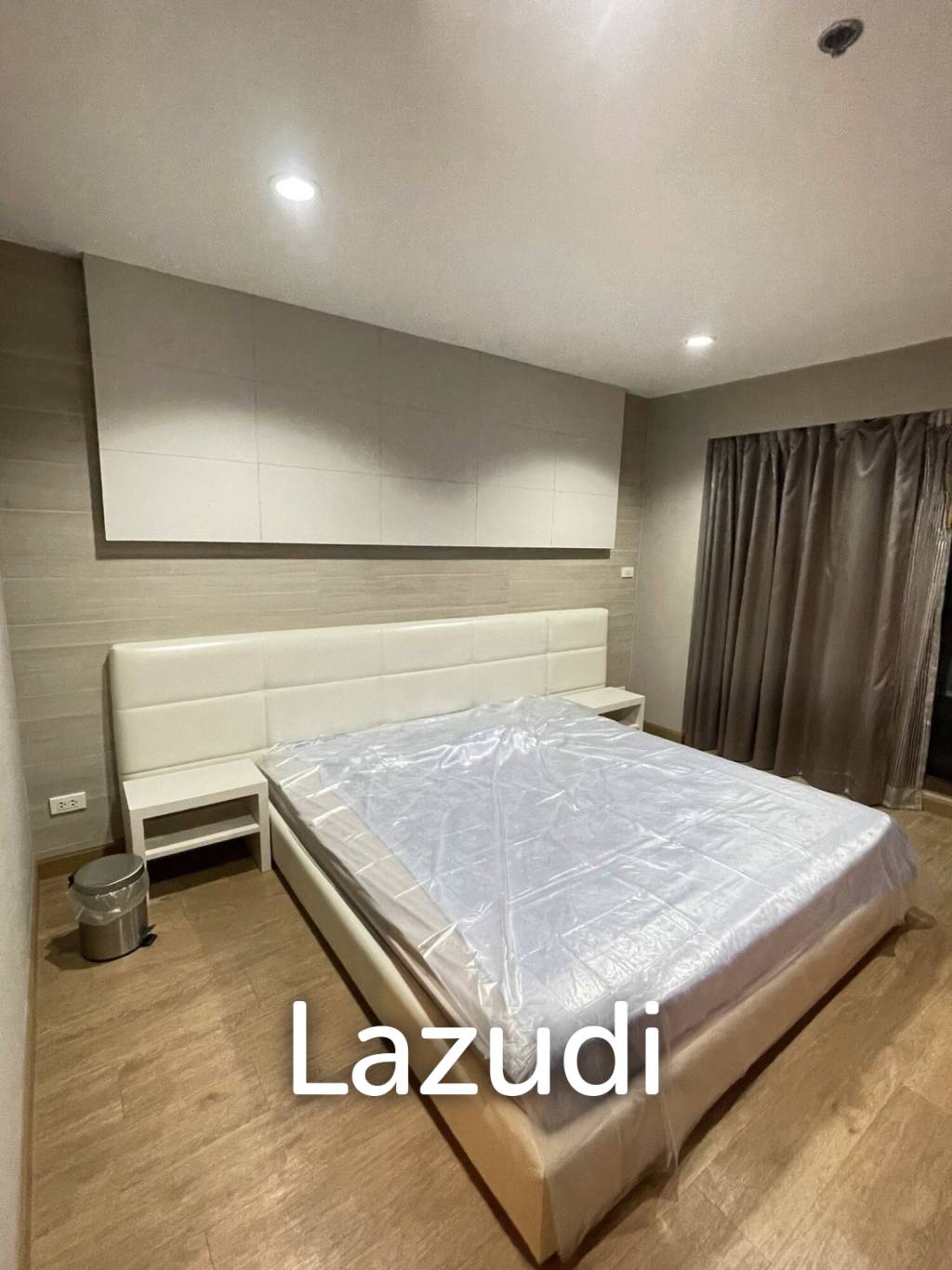 Luxury 46th Floor State Tower Condo in Si Lom