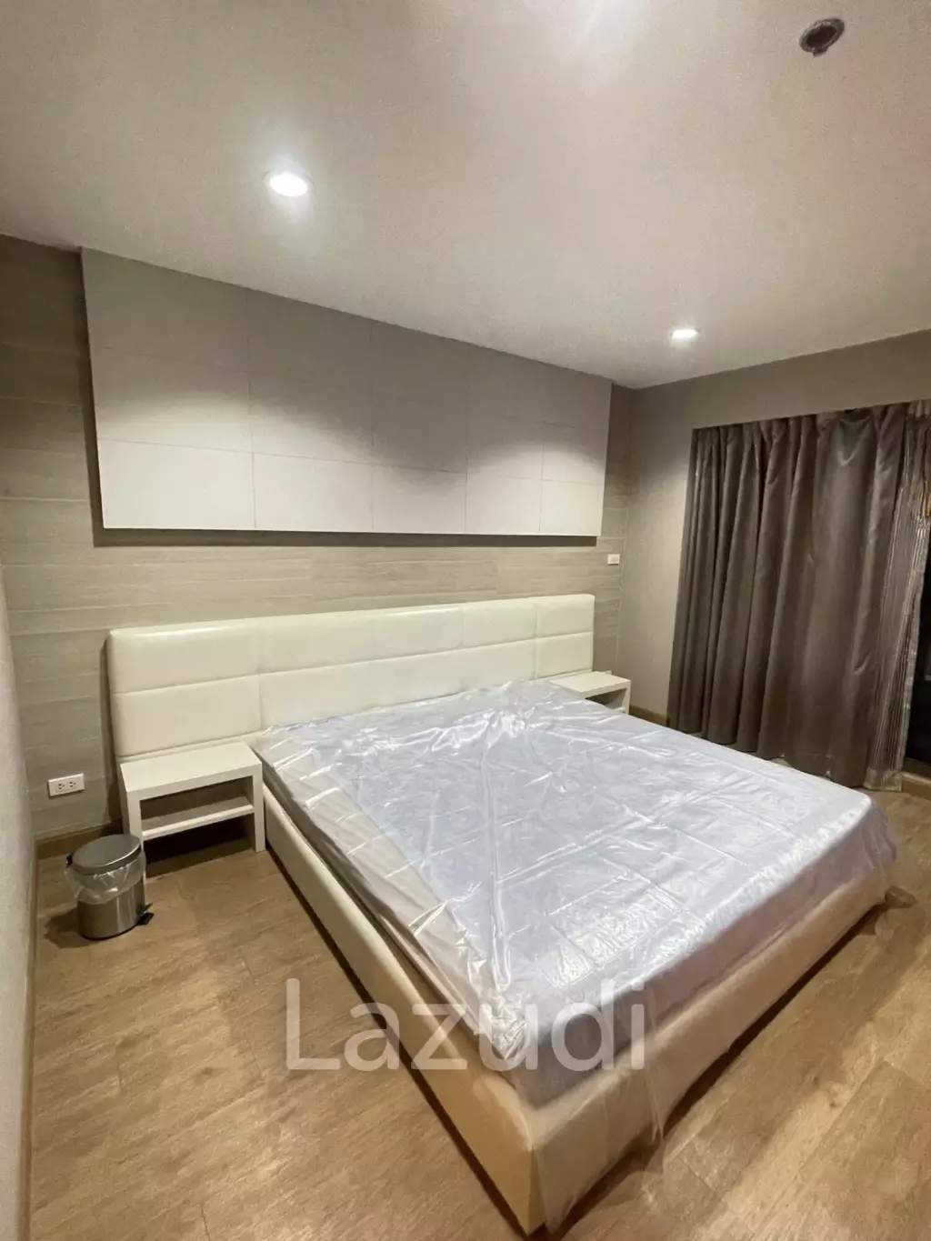 Luxury 46th Floor State Tower Condo in Si Lom