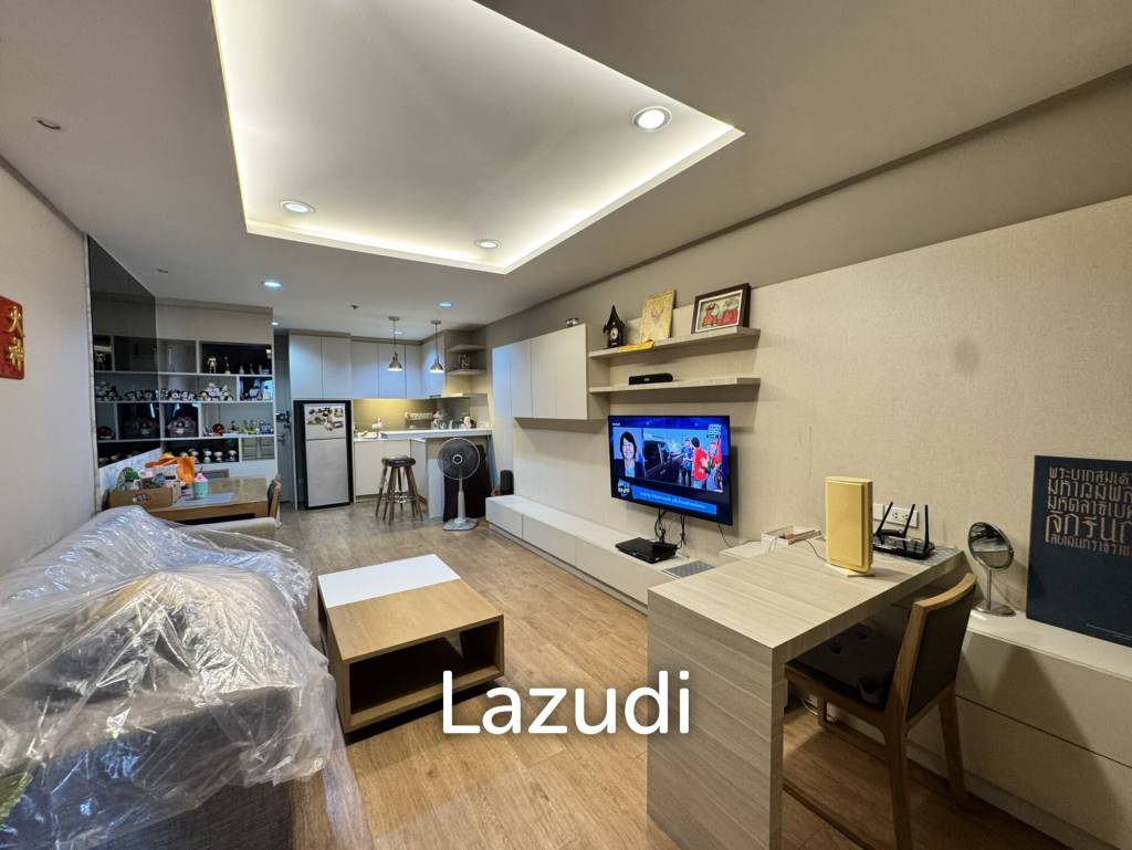 Luxury 46th Floor State Tower Condo in Si Lom