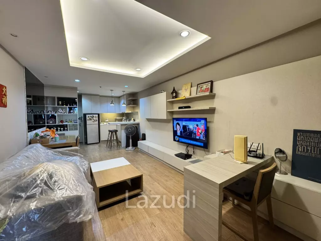 Luxury 46th Floor State Tower Condo in Si Lom