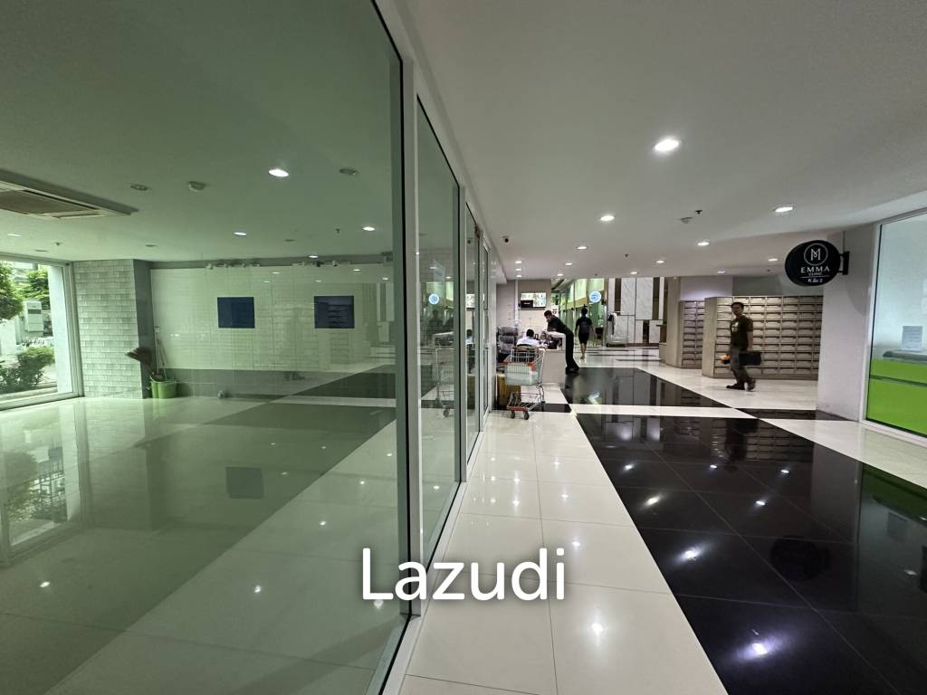 Modern Retail Space in Prime Khlong Toei Nuea Location