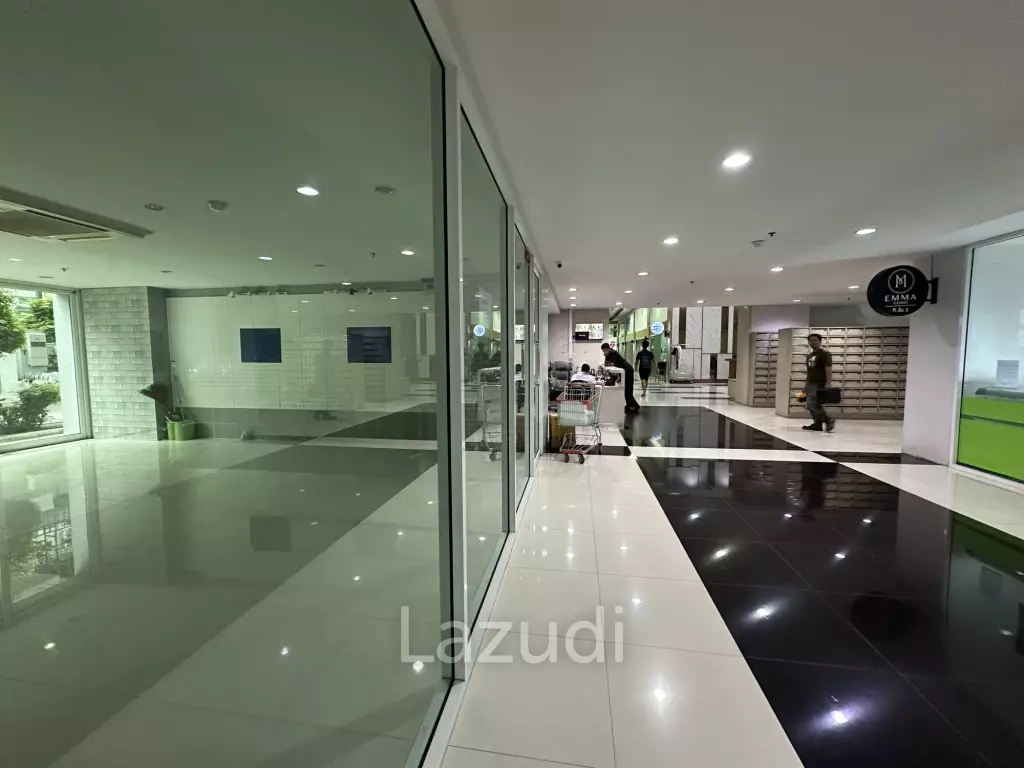 Modern Retail Space in Prime Khlong Toei Nuea Location