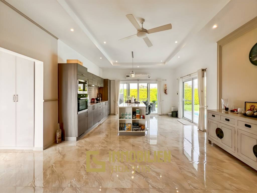 3 Schlafzimmer + 3 Bäder / 182 qm Wohnfläche / voll möbliert