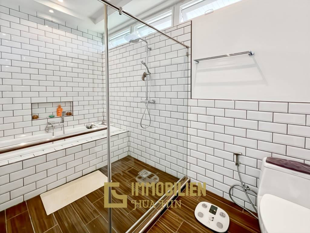 3 Schlafzimmer + 3 Bäder / 182 qm Wohnfläche / voll möbliert