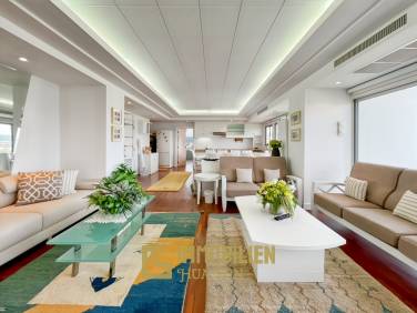 Moderne und luxuriöse Eigentumswohnung mit Meerblick im Baan Haad Hua Hin