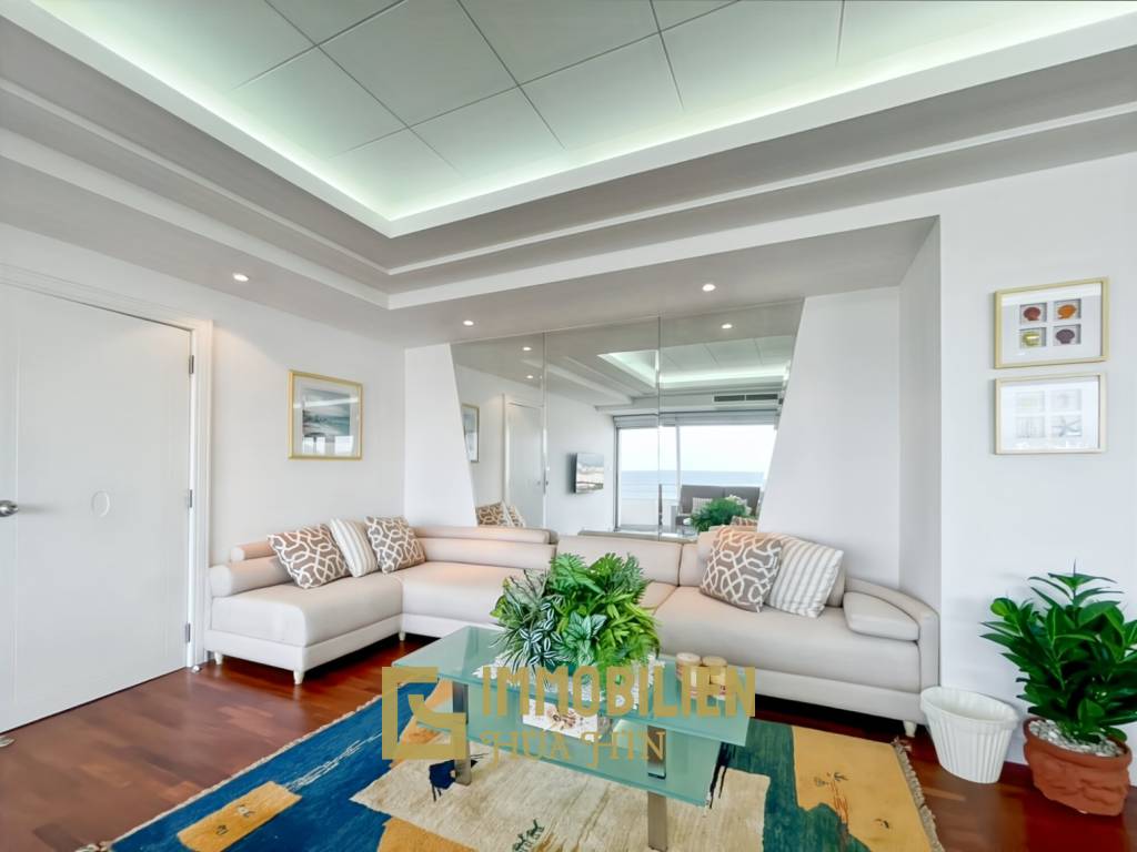 Moderne und luxuriöse Eigentumswohnung mit Meerblick im Baan Haad Hua Hin