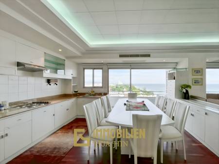 Moderne und luxuriöse Eigentumswohnung mit Meerblick im Baan Haad Hua Hin