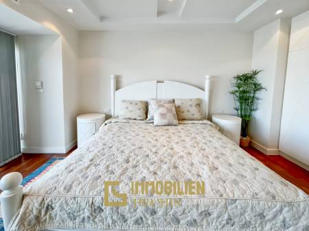 Moderne und luxuriöse Eigentumswohnung mit Meerblick im Baan Haad Hua Hin