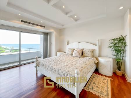 Moderne und luxuriöse Eigentumswohnung mit Meerblick im Baan Haad Hua Hin