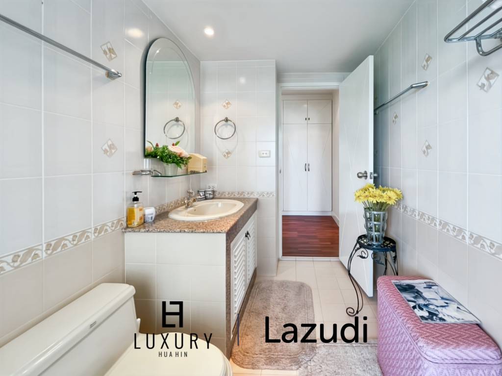 Luxurious Ocean View Condo in Baan Haad Hua Hin