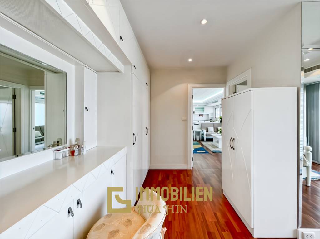 Moderne und luxuriöse Eigentumswohnung mit Meerblick im Baan Haad Hua Hin