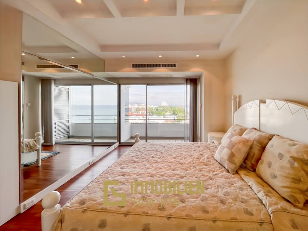 Moderne und luxuriöse Eigentumswohnung mit Meerblick im Baan Haad Hua Hin