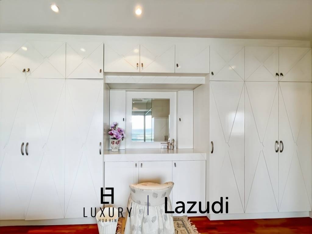 Luxurious Ocean View Condo in Baan Haad Hua Hin