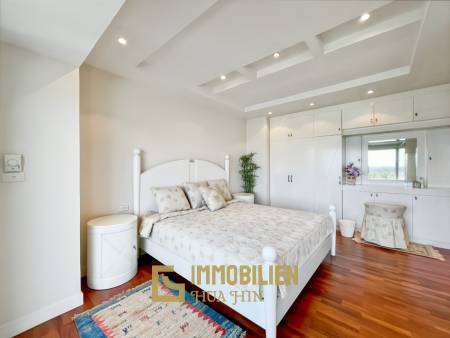 Moderne und luxuriöse Eigentumswohnung mit Meerblick im Baan Haad Hua Hin