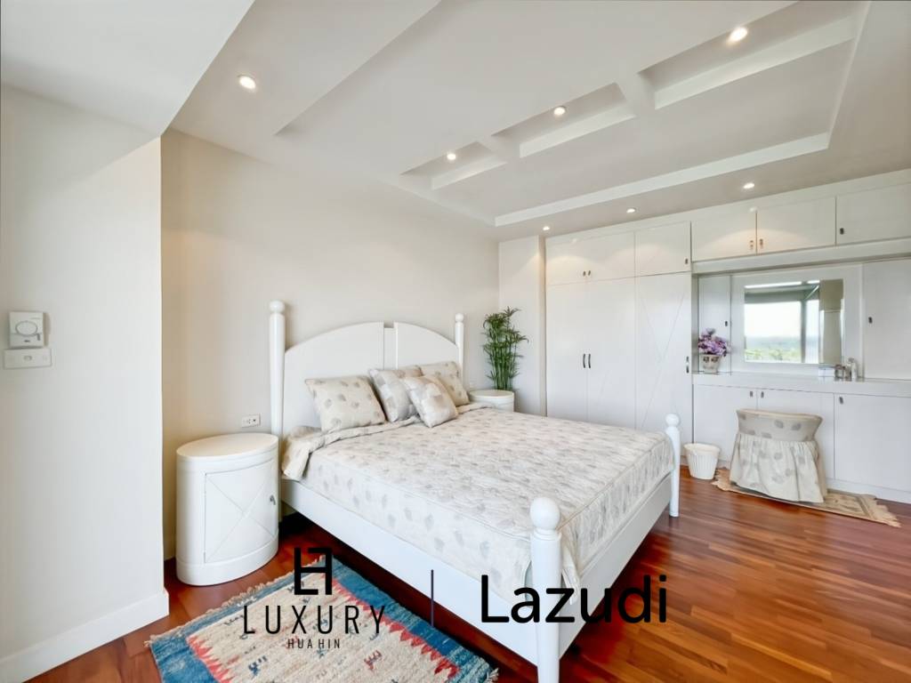 Luxurious Ocean View Condo in Baan Haad Hua Hin