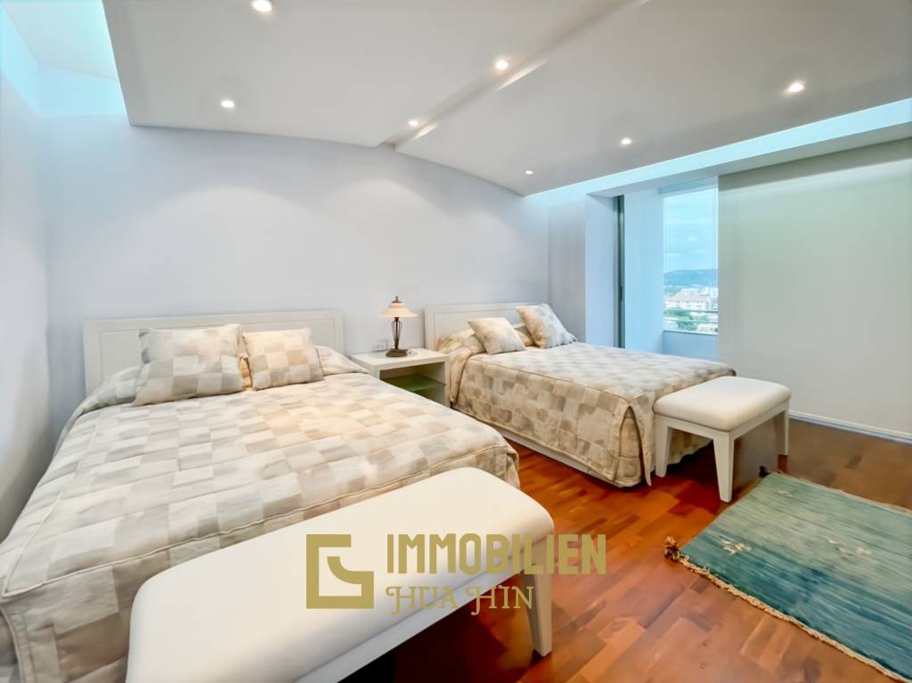 Moderne und luxuriöse Eigentumswohnung mit Meerblick im Baan Haad Hua Hin