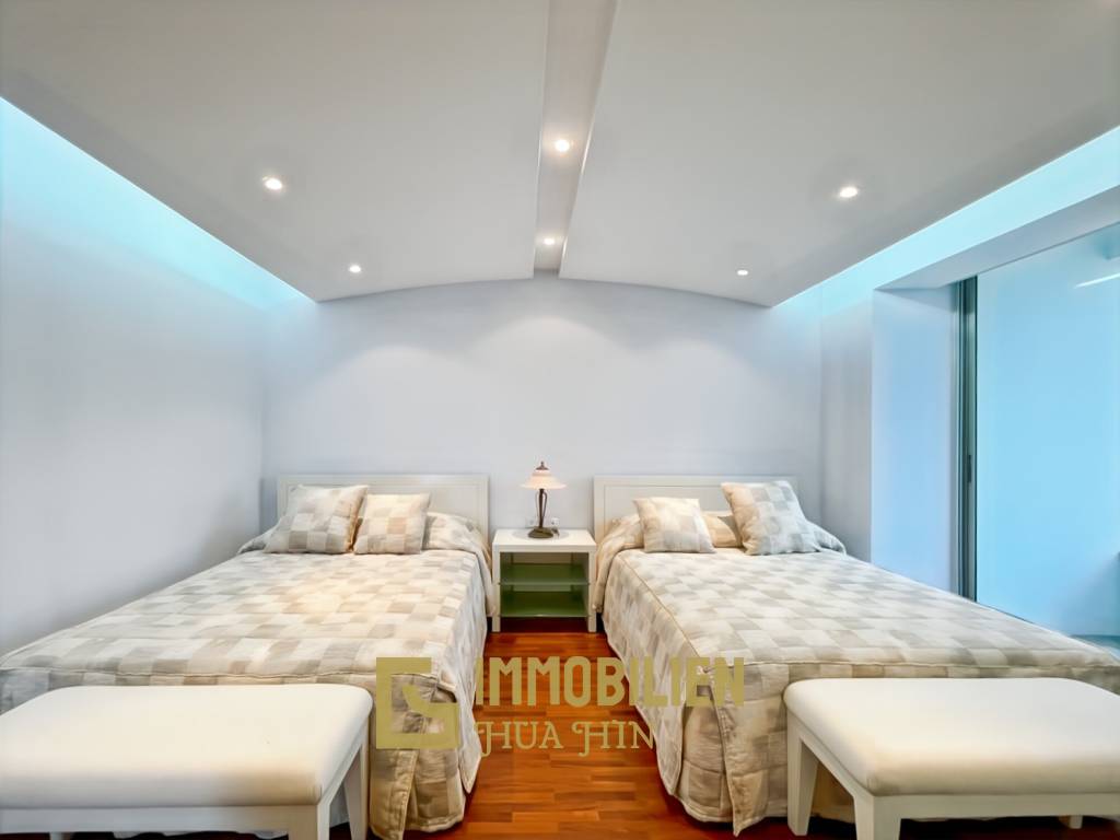 Moderne und luxuriöse Eigentumswohnung mit Meerblick im Baan Haad Hua Hin