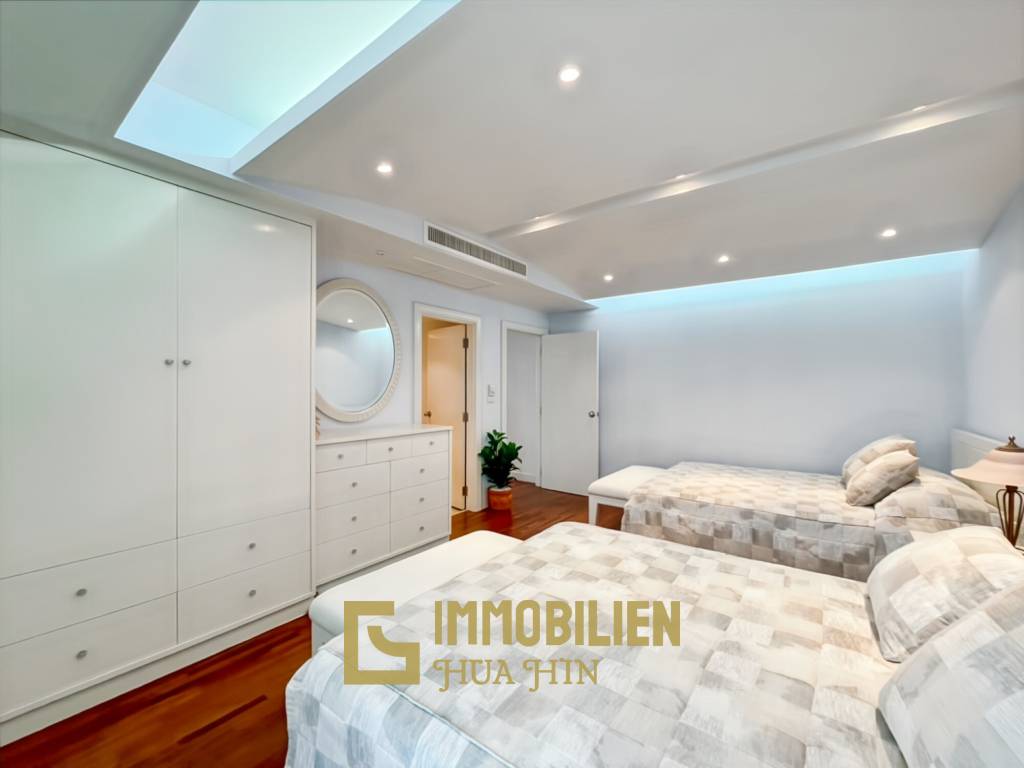 Moderne und luxuriöse Eigentumswohnung mit Meerblick im Baan Haad Hua Hin