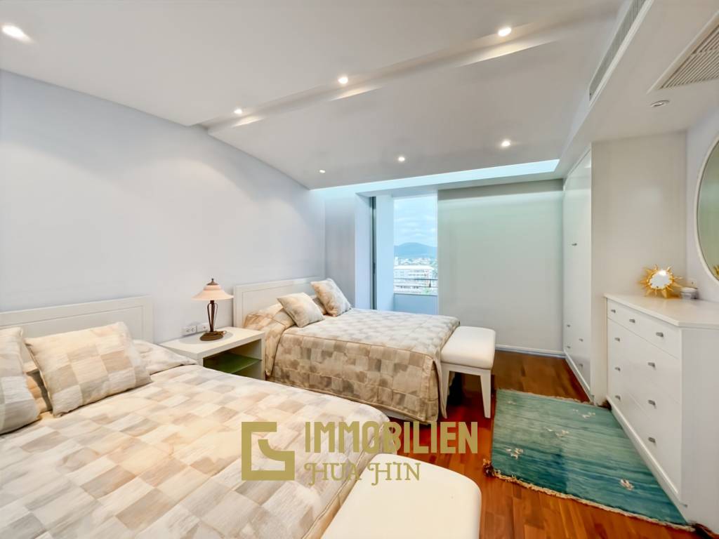 Moderne und luxuriöse Eigentumswohnung mit Meerblick im Baan Haad Hua Hin