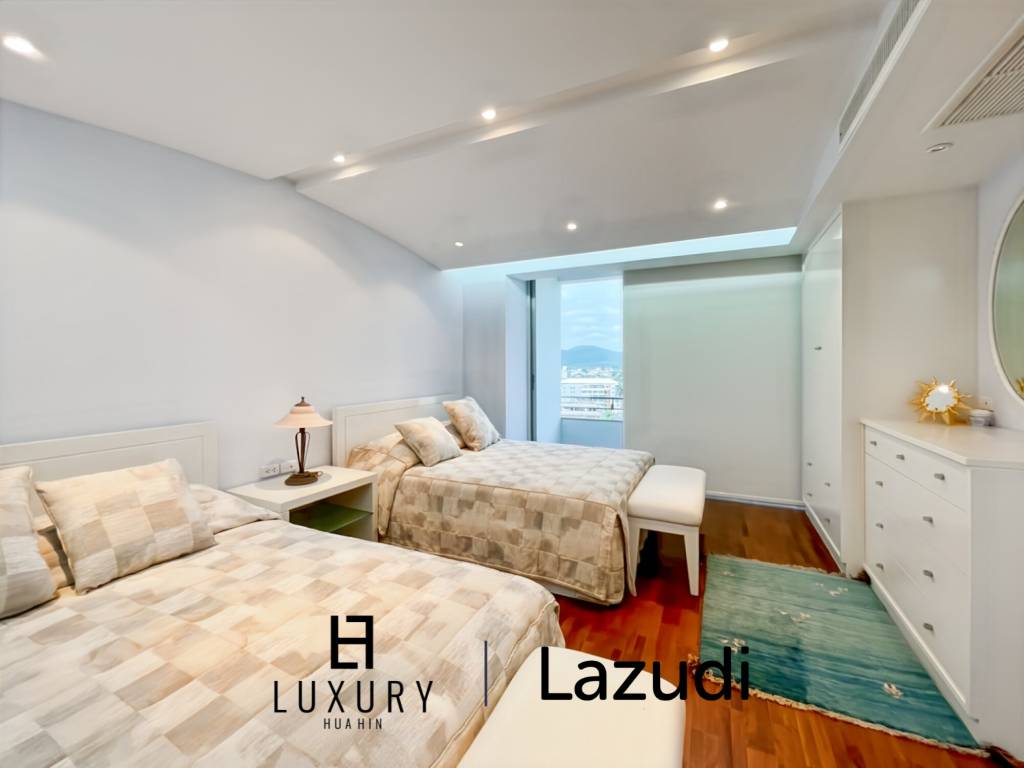 Luxurious Ocean View Condo in Baan Haad Hua Hin