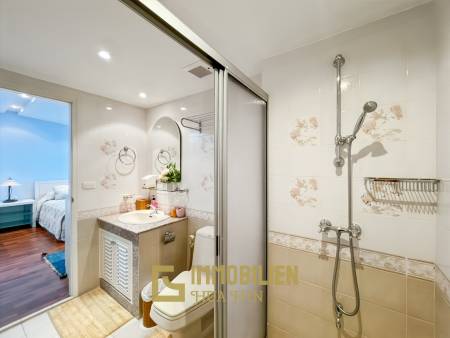 Moderne und luxuriöse Eigentumswohnung mit Meerblick im Baan Haad Hua Hin