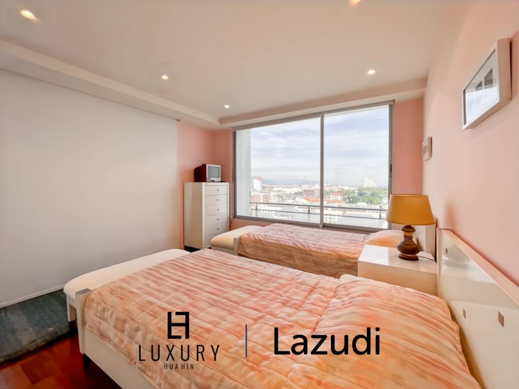 Luxurious Ocean View Condo in Baan Haad Hua Hin