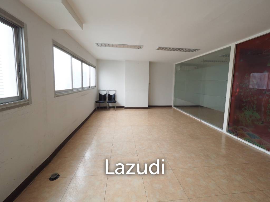 Office For Rent  80 SQ.M ITF Silom Palace