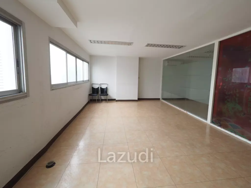 Office For Rent  80 SQ.M ITF Silom Palace