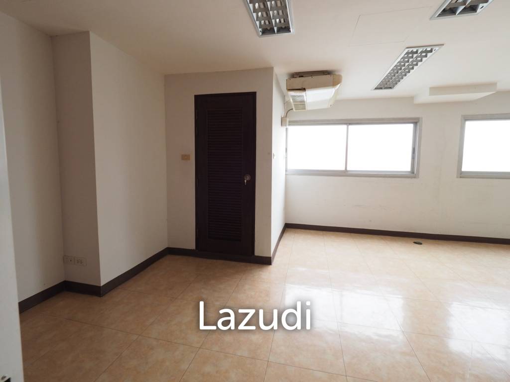 Office For Rent  80 SQ.M ITF Silom Palace