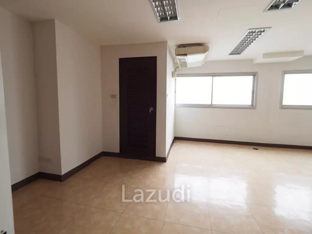 Office For Rent  80 SQ.M ITF Silom Palace