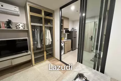 Modern 1-Bed Condo in Life Rama 4 - Khlong Toei