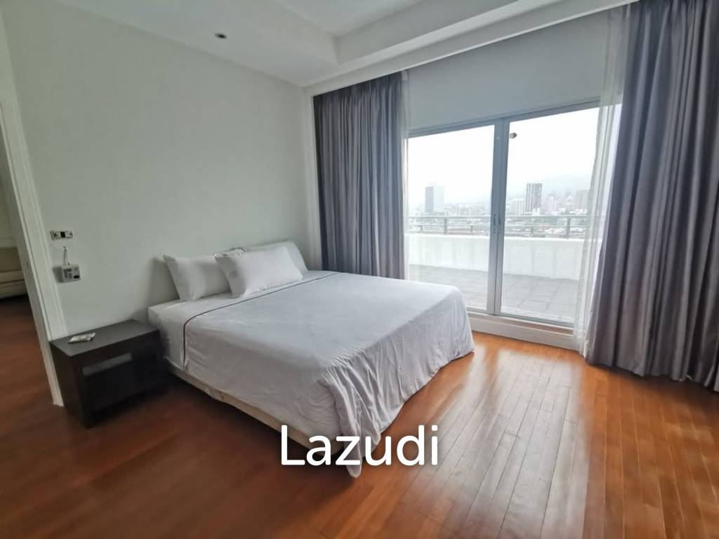 Luxurious 5 Bedroom Condo at Royal Residence Park