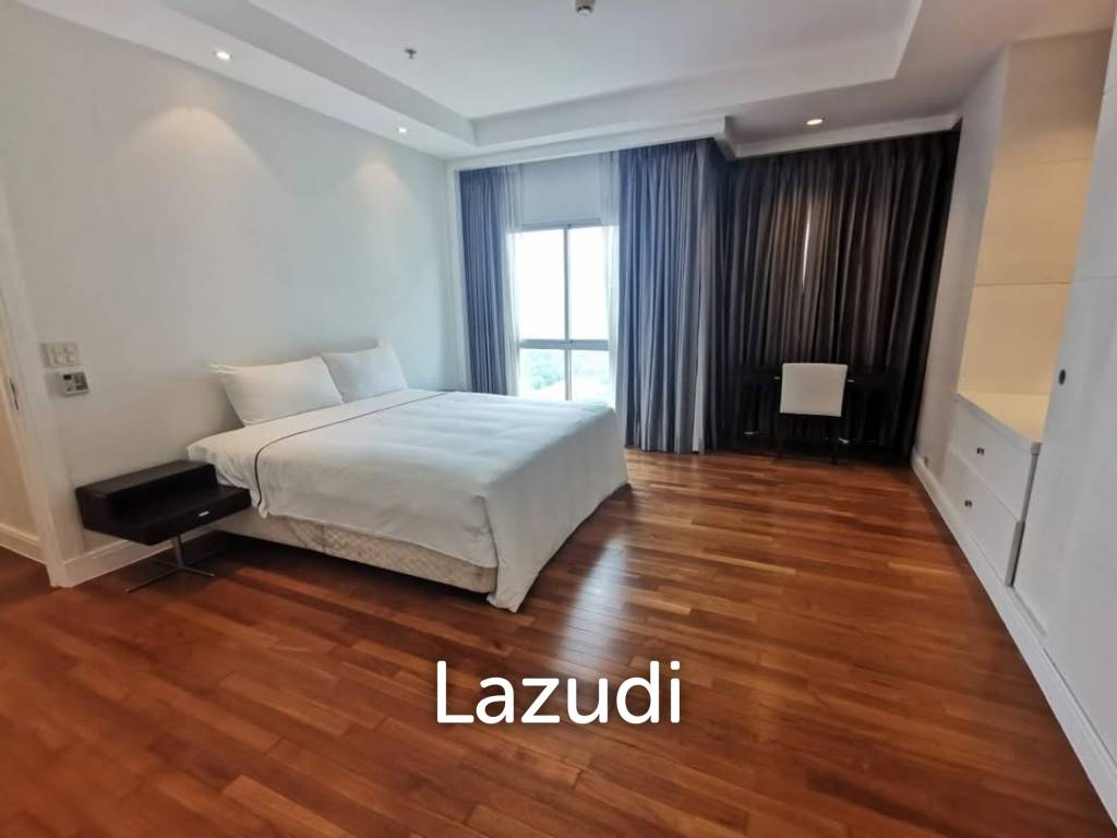 Luxurious 5 Bedroom Condo at Royal Residence Park