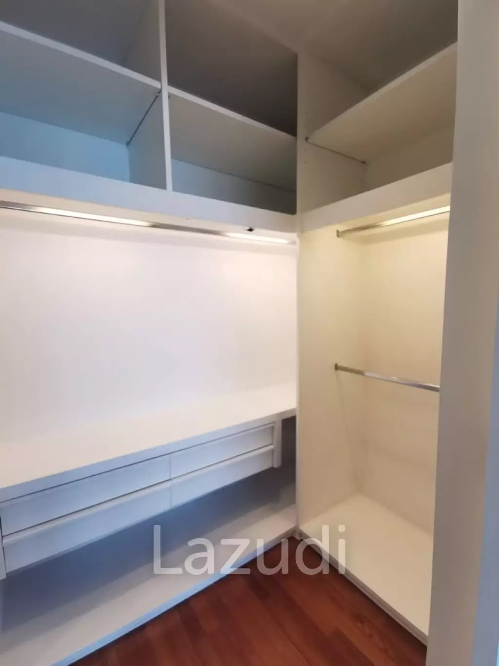 Luxurious 5 Bedroom Condo at Royal Residence Park