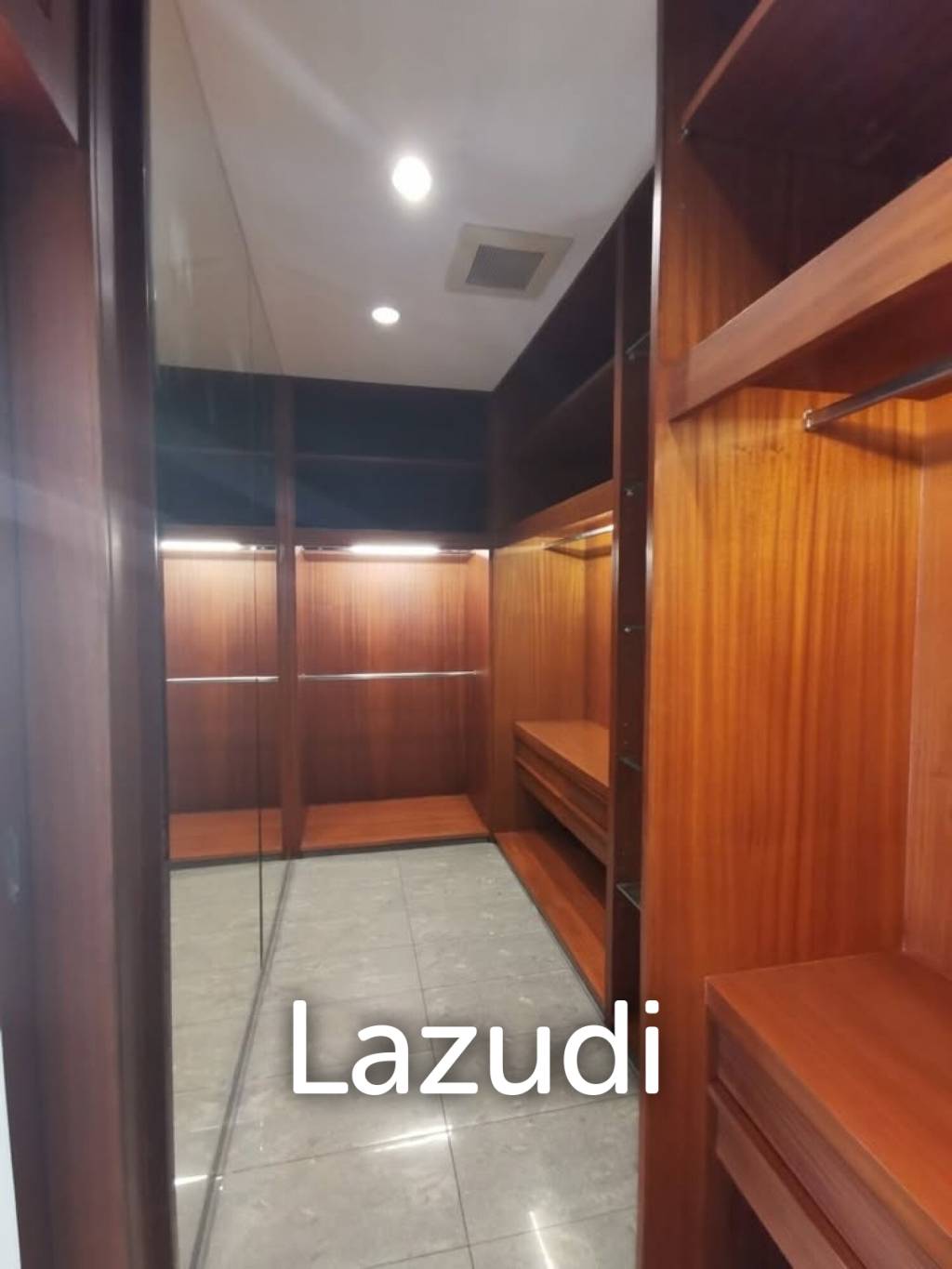 Luxurious 5 Bedroom Condo at Royal Residence Park