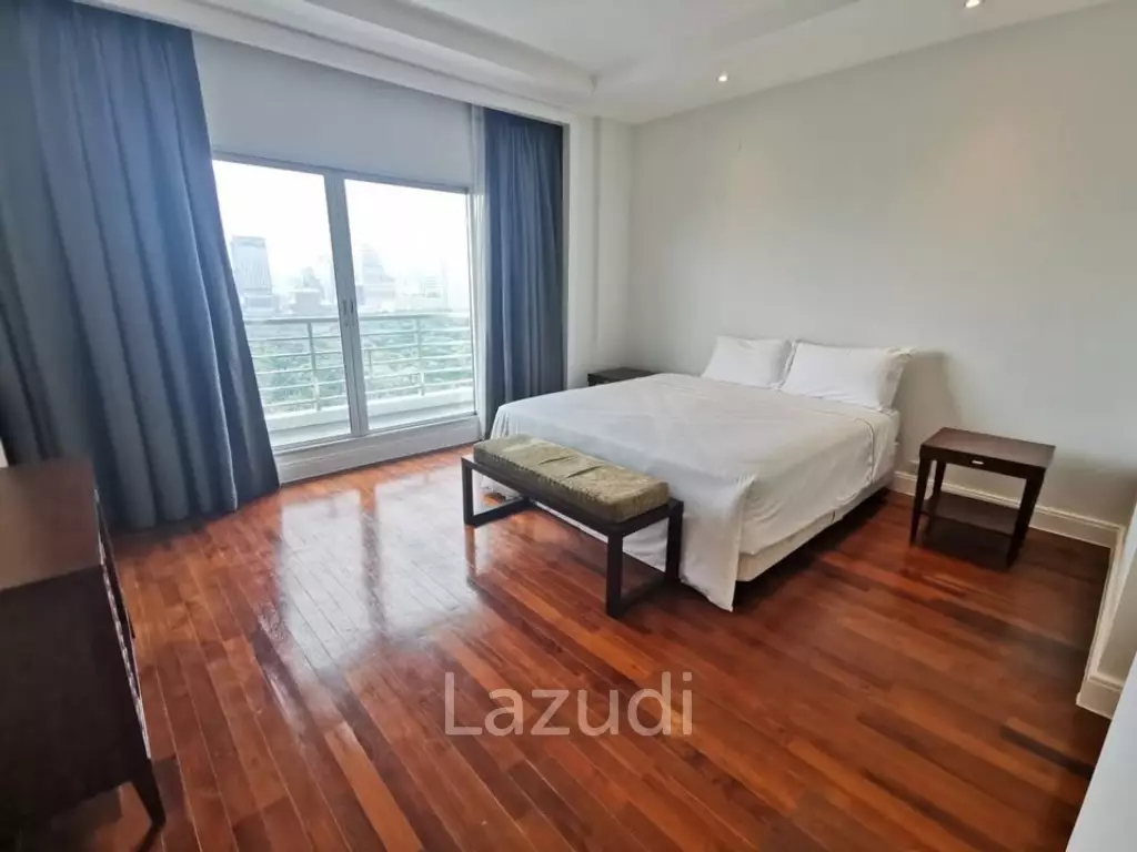 Luxurious 5 Bedroom Condo at Royal Residence Park