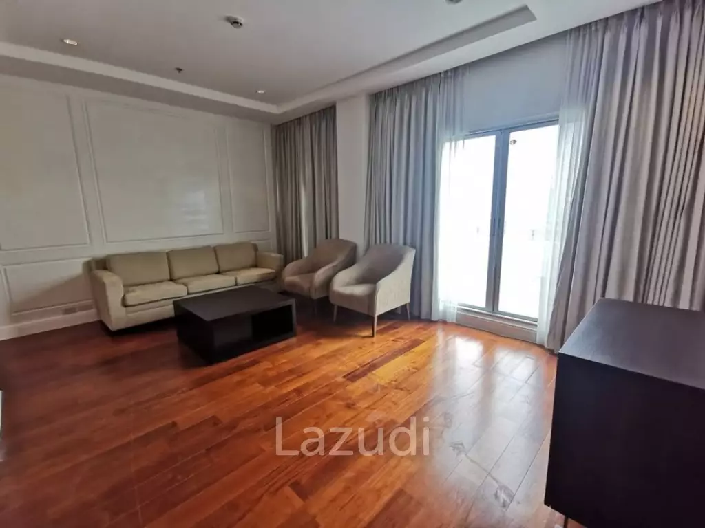 Luxurious 5 Bedroom Condo at Royal Residence Park