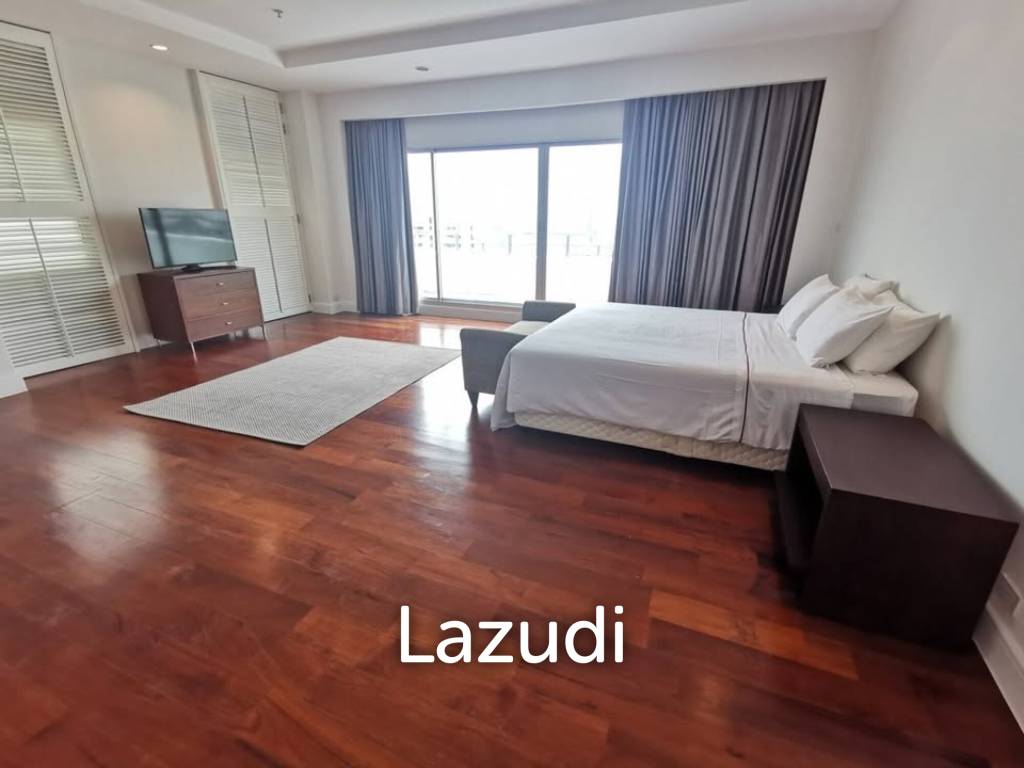 Luxurious 5 Bedroom Condo at Royal Residence Park