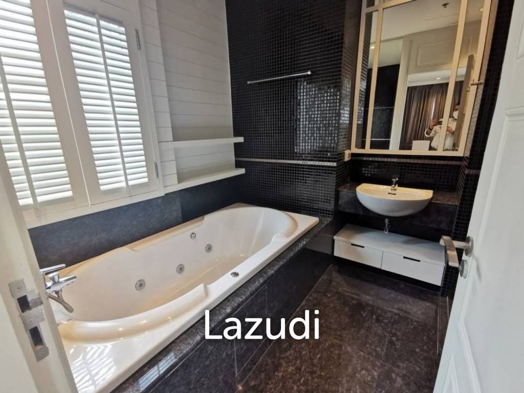 Luxurious 5 Bedroom Condo at Royal Residence Park