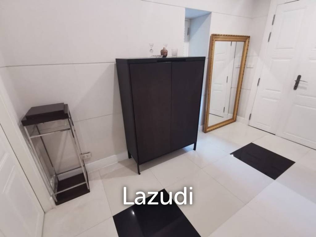 Luxurious 5 Bedroom Condo at Royal Residence Park
