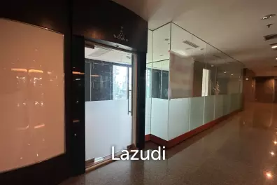 Strategic 3-Storey Retail Space in Khlong Toei Bangkok