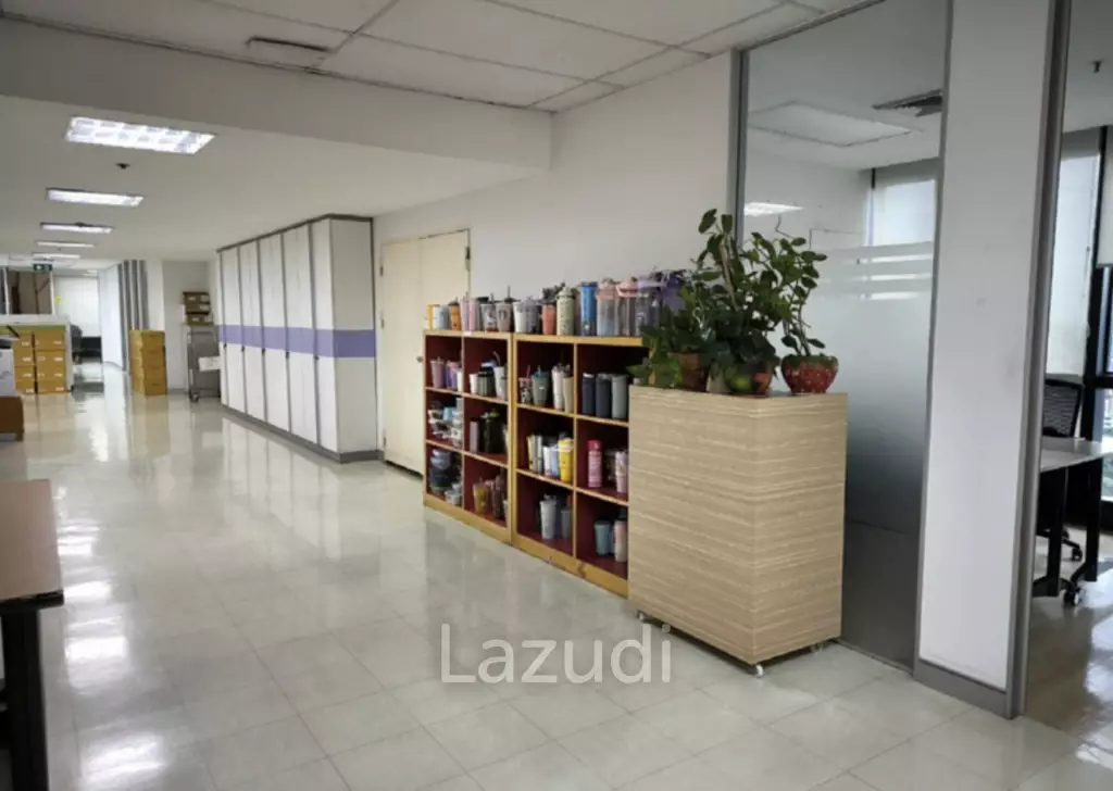 Khlong Toei Furnished Office with Modern Decor